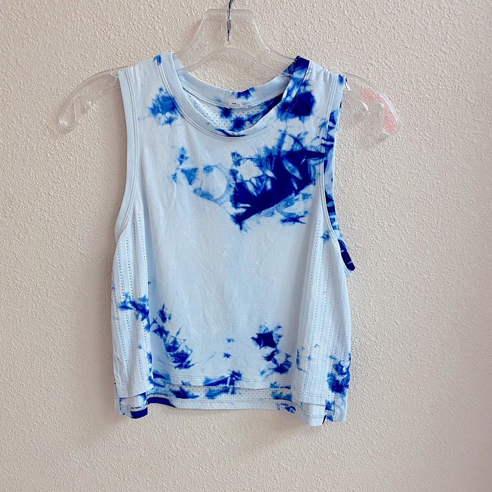Lululemon diamond dye tank top blue and white womens size 2/4 (lightly worn)